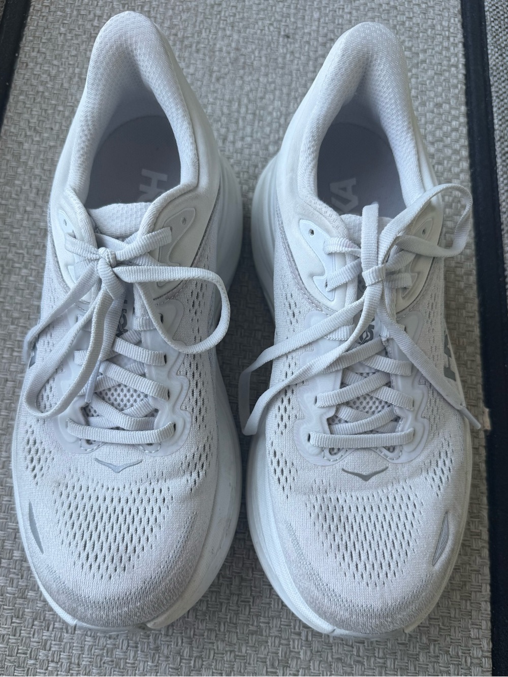 Hoka Bondi Size 9 Wide athletic sneaker in Stardust/Silver